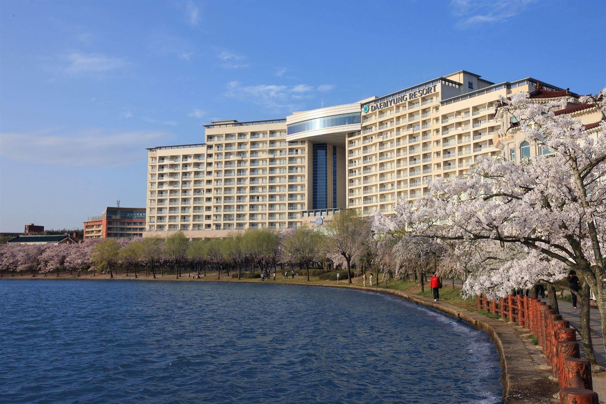 โซโน เบลล์ คย็องจู  Hotel คยองจู ภายนอก รูปภาพ